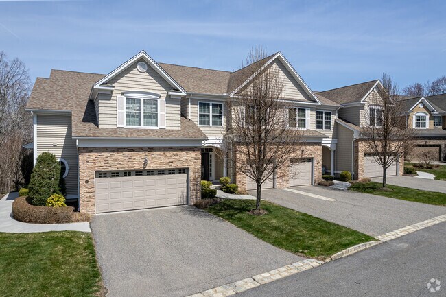 Photo - Hunter's Chase