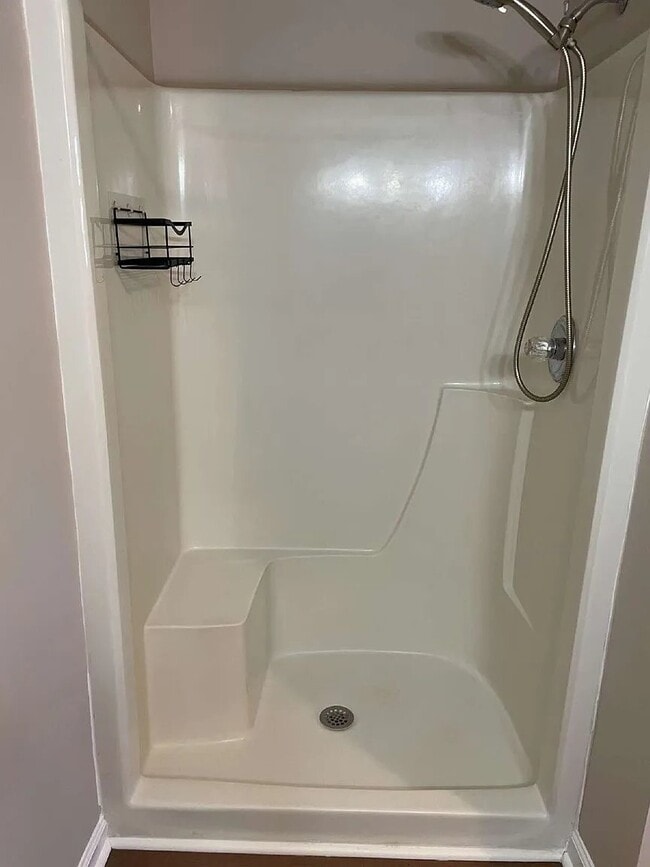 Photo - 103 Walnut Grove Cir