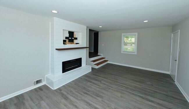 Photo - Renovated Ranch!