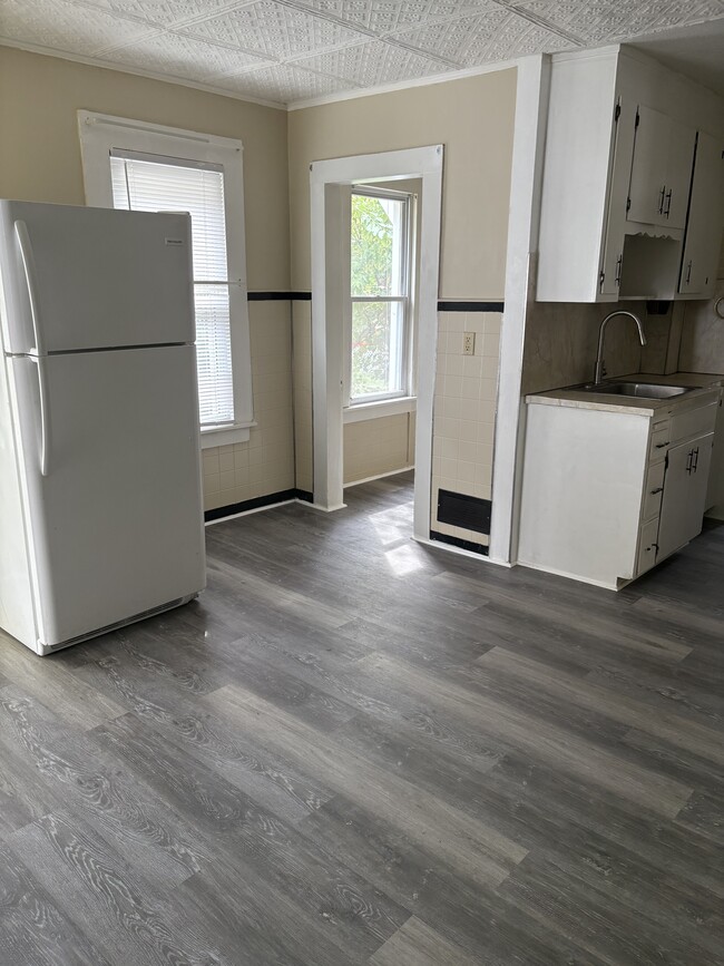 Photo - 33 Holmes Ave