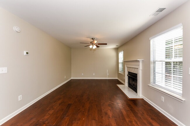 Photo - 900 Bluebird Ct