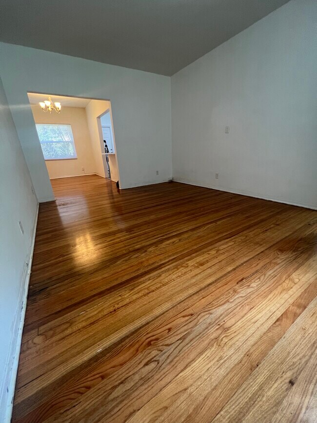 Photo - 723 NE 91st St Unidad 1C