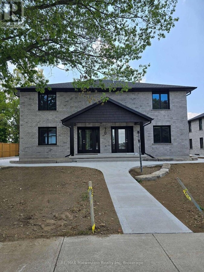 Photo - 70 Queen St Unité 201,202