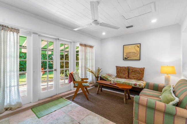 Photo - 210 Debra Ln