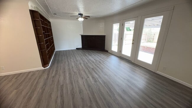 Photo - Manteca Home - 3 bedroom 1.5 bathroom