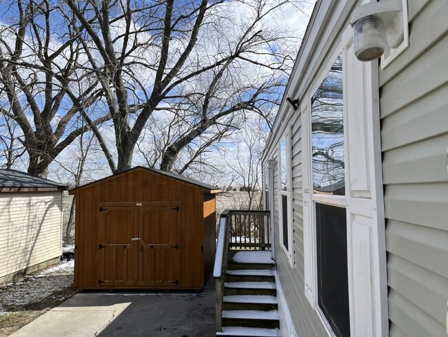 Photo - 32 Meadowlark Ln