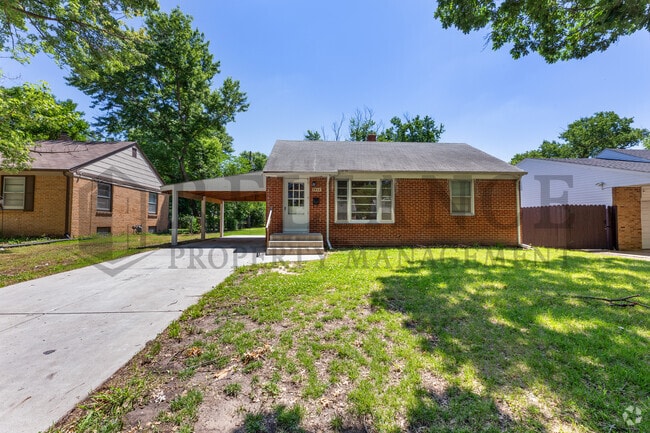 Building Photo - 1932 S Parkwood Ln Rental