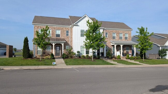Building Photo - 531 Farmstead Ln