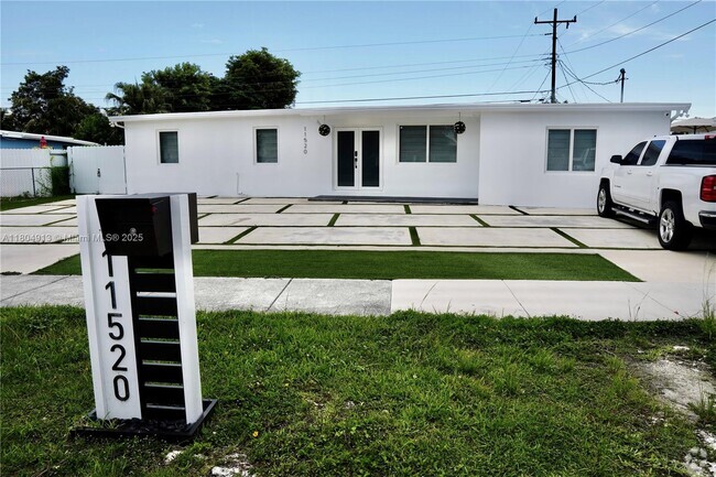 Building Photo - 11520 SW 57th St Rental