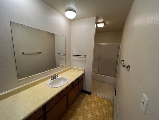 Photo - 2314 Hillview Ct Unit 4
