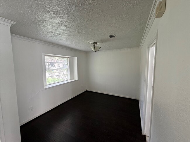 Photo - 2206 Round Lake Dr