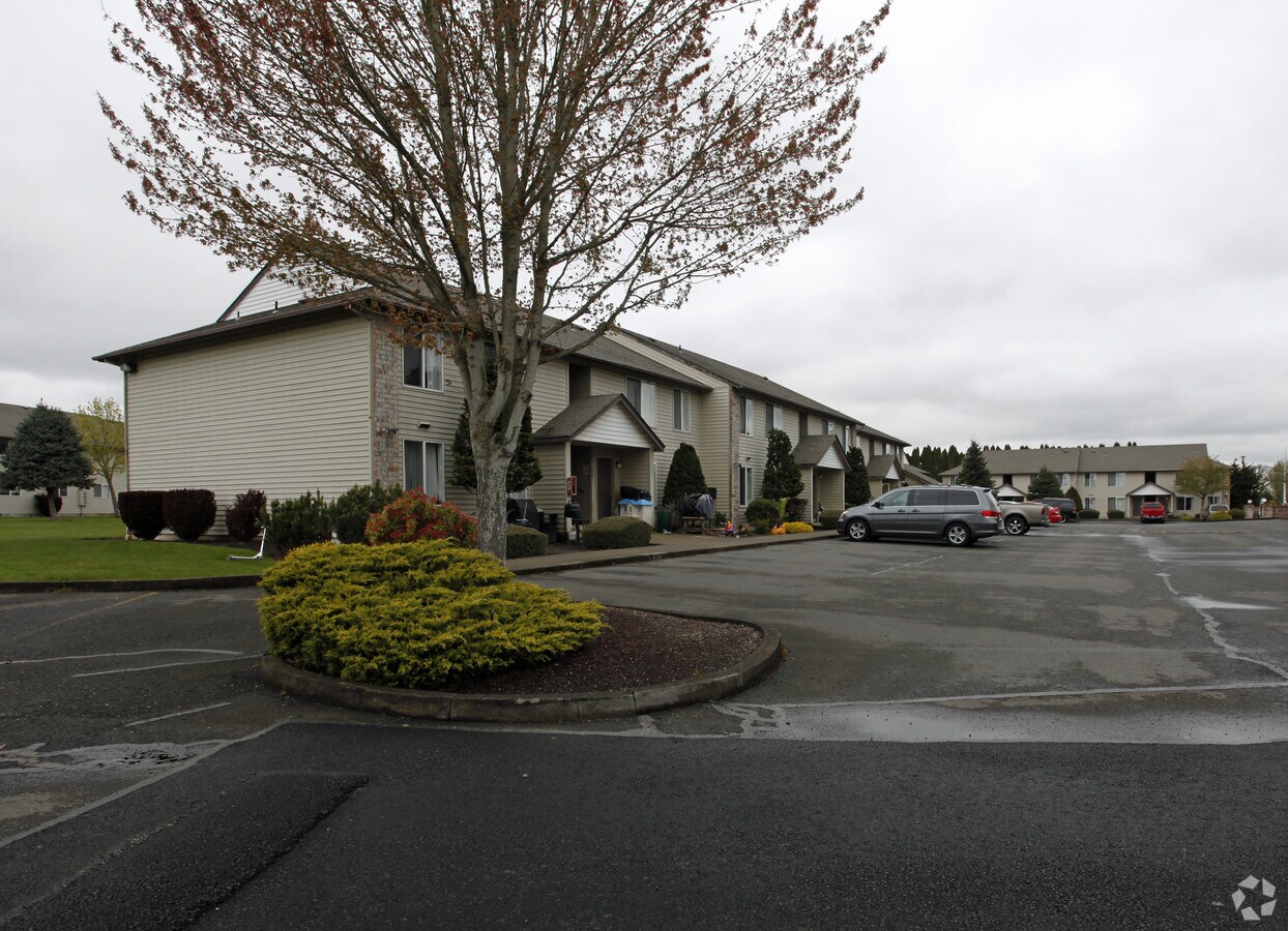 Photo - Stonehedge Court Apartments