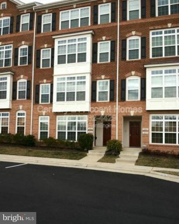 Building Photo - 22824 Ferncrest Terrace