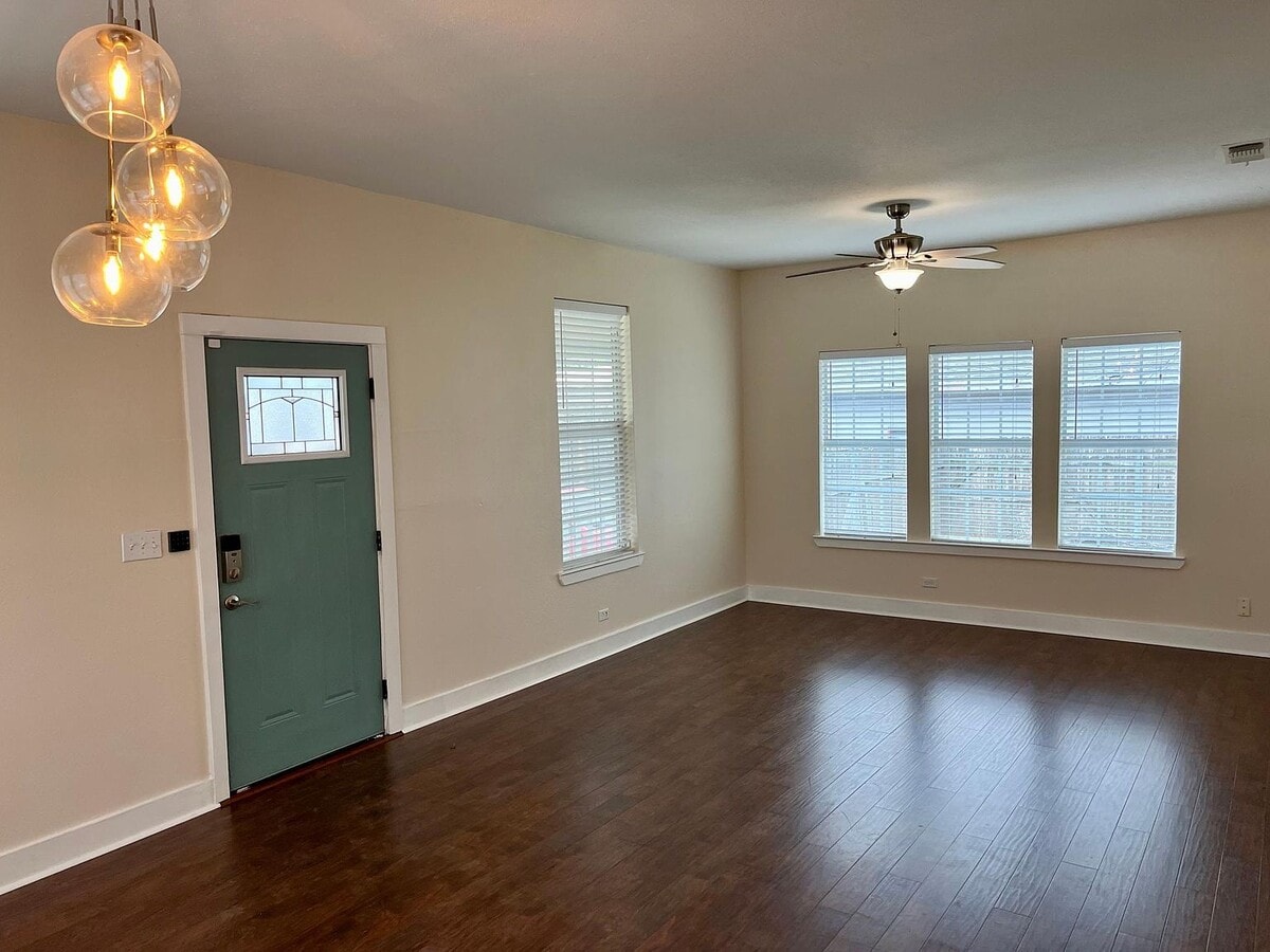 Photo - 711 N Palmetto