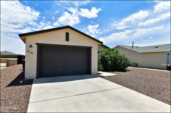 916 Villa Seca Dr
