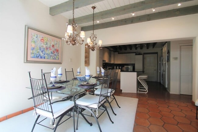 Photo - 318 San Pasquale Ave NW