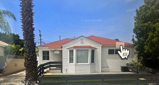 Building Photo - 1812 Pacific Beach Dr Unit SF Home