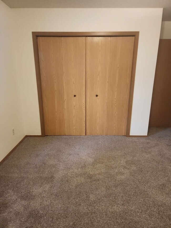 Photo - Spacious 2 Bedroom Apartment in Montgomery – $975.00/month Unidad T1