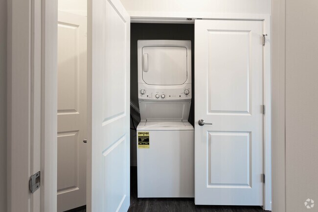 1 BR, 1 BA - Mayor - 547 SF