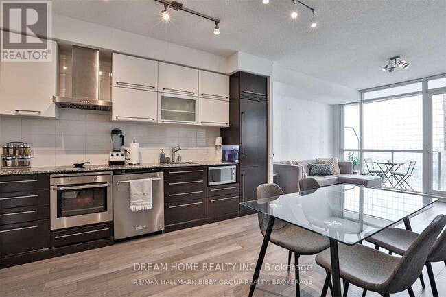Photo - 770 Bay St. Unit 2405