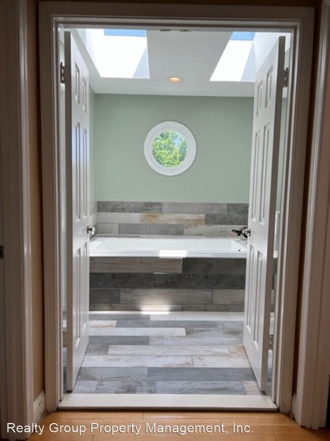 Photo - 5 br, 3 bath House - 25217 Woodfield Schoo...