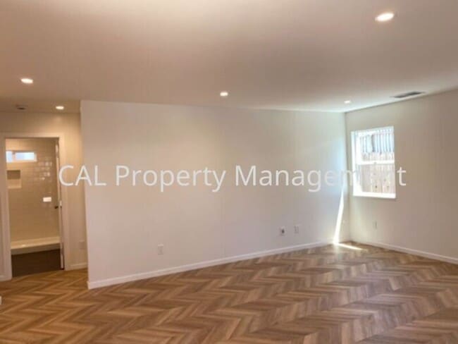 Photo - 3 Bed/2 Bath Single Level Home!