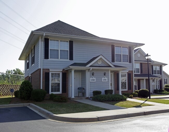 Azalea Place Apartments - Building Exterior