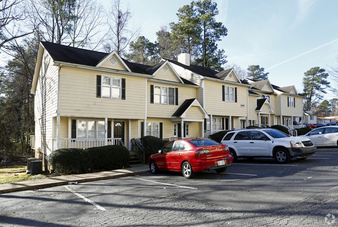 Photo - Clarendon Apartments and Townhomes