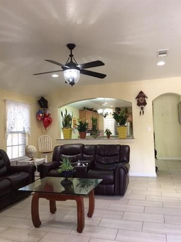 Photo - 2217 Beaumont St