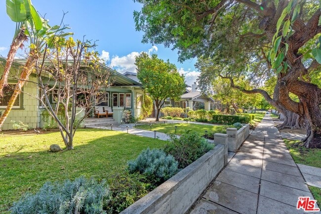 Photo - 1550 N Sierra Bonita Ave