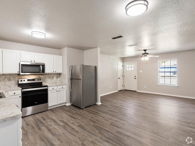 Building Photo - Charming in Cleburne! Rental
