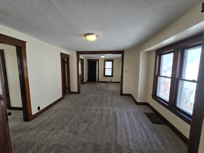 Photo - 417 W Walnut St