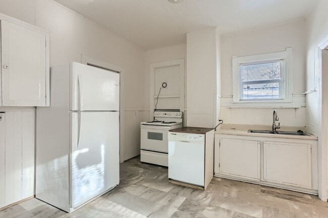 Photo - 800 20th Ave