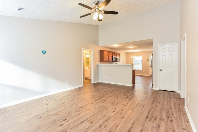 Photo - 4002 Deer Run Trace