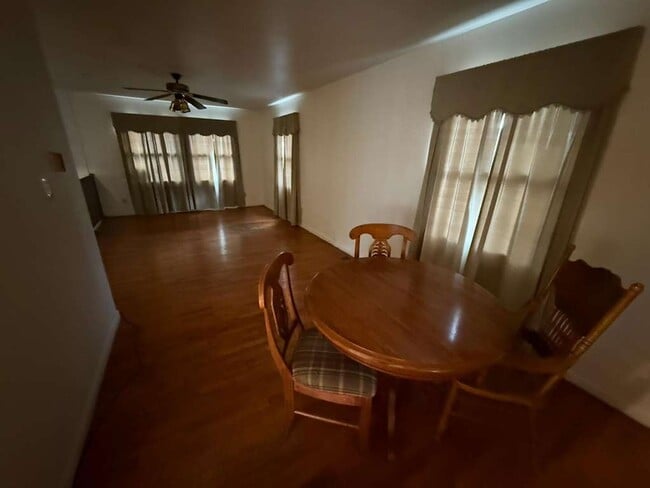 Photo - 2306 Elwood Ave