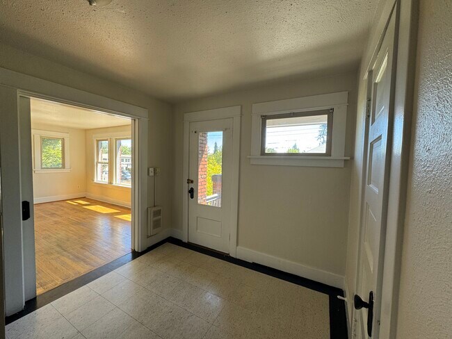 Photo - Stephens Properties 1301 Unidad 9