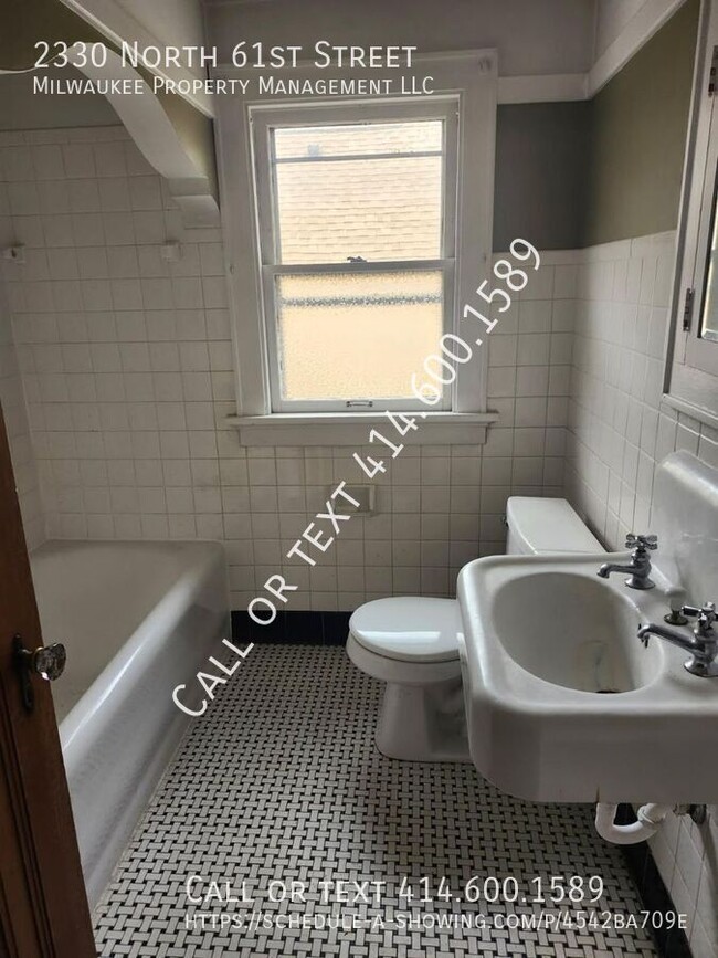 Photo - 2330 N 61st St