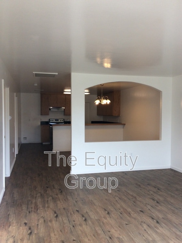 Photo - 437 N Park St