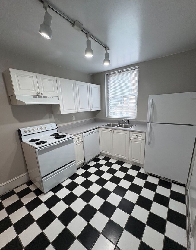 Photo - Spacious One Bedroom/One Bathroom Apartment in Poncey-Highland! Unit 963-213