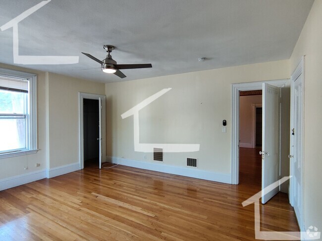 Building Photo - Avl Feb 1 - spacious Brookline Village are... Rental