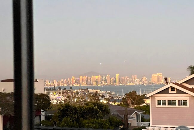 3312 Avenida de Portugal