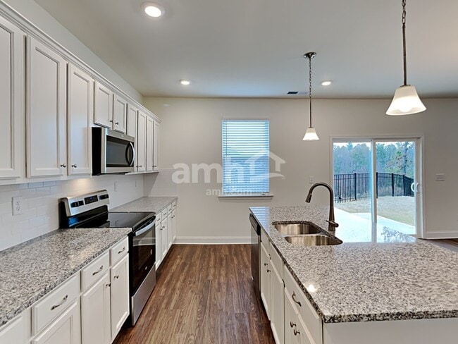 Photo - 520 Slew Dr