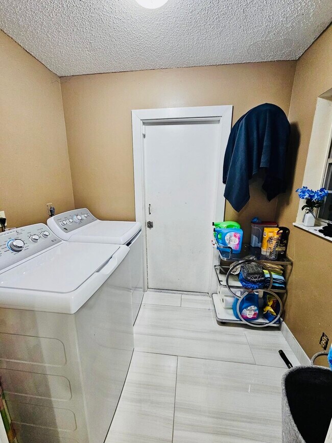 2900 SW Bridge St House House Rental in Port Saint Lucie, FL