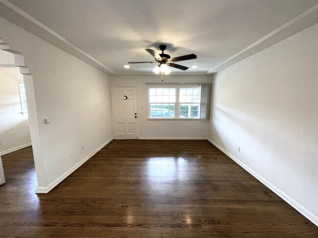 Photo - 3211 Bagley Ave Unidad 3215