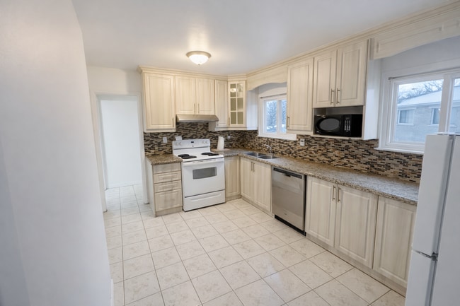 Photo - 29 Duntroon Crescent