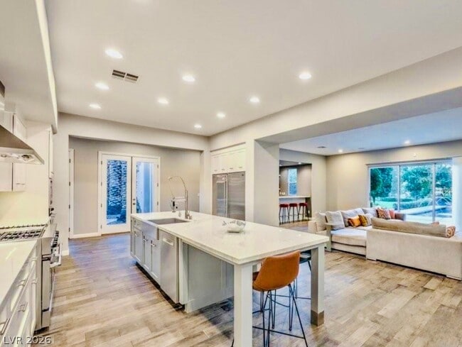 Building Photo - 11857 Oakland Hills Dr