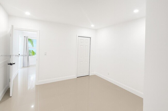 Photo - 5807 SW 25th St Unit 9