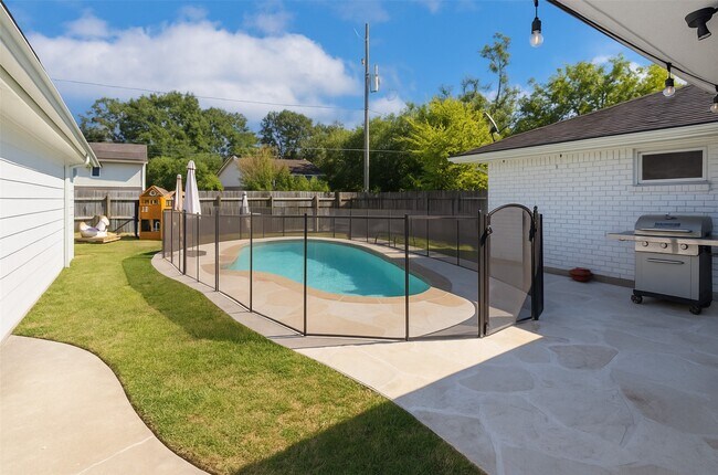 Photo - 13418 Paradise Valley Dr