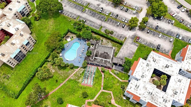 Photo - 2860 Somerset Dr Condo Unit 110K