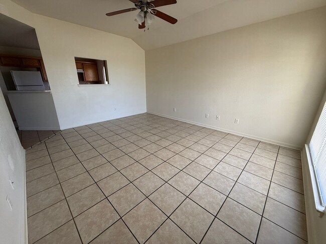 Photo - 1309 Nicholas Cir Unidad B